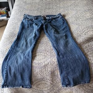 Levi's 545 Low Boot Cut Jeans in Blue Denim